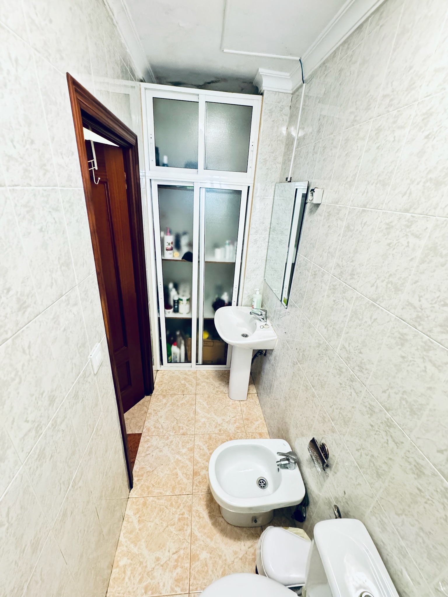 Baño compartido del piso